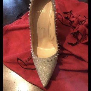Women’s red bottoms size 6/12